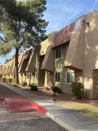 Photo #1: 2631139 Listing