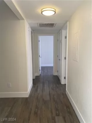 Photo #5: 2631139 Listing