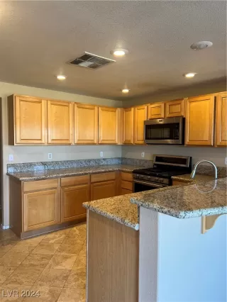Photo #4: 2631141 Listing 