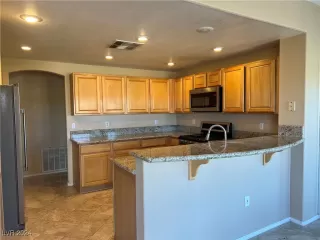 Photo #5: 2631141 Listing 