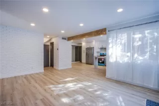 Photo #2: 2631401 Listing