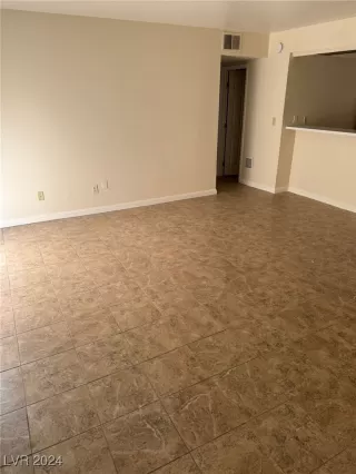 Photo #2: 2631403 Listing 