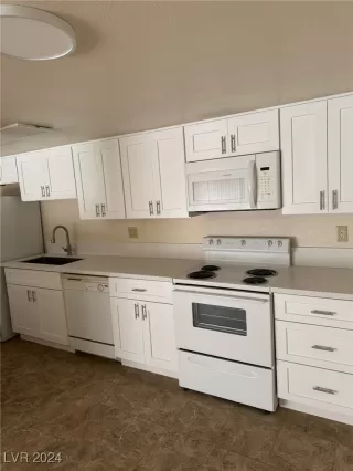 Photo #4: 2631403 Listing 