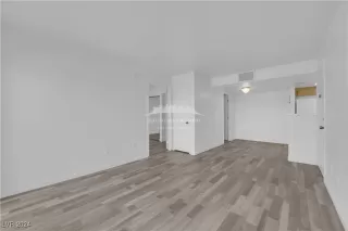 Photo #6: 2631411 Listing 