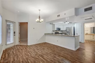 Photo #3: 2631481 Listing 