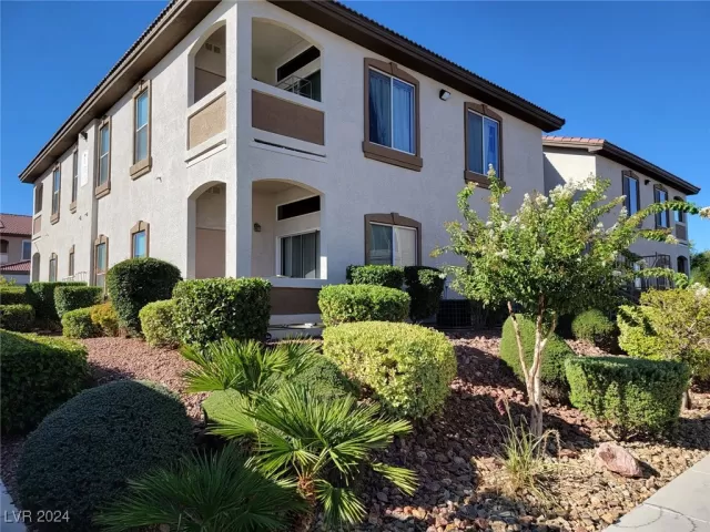 MLS: 2631525 Condo For Sale