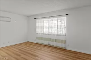 Photo #3: 2631530 Listing