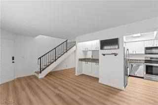 Photo #6: 2631530 Listing