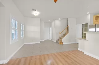 Photo #3: 2631571 Listing 