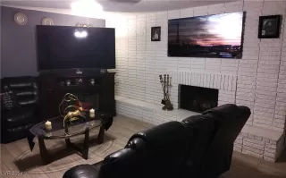 Photo #4: 2631609 Listing