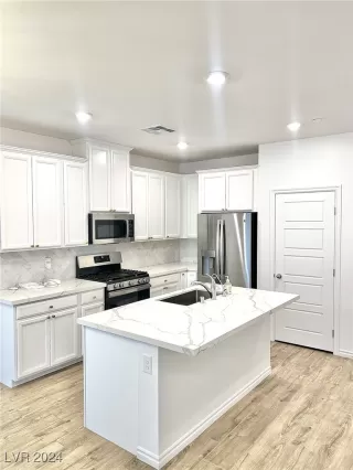 Photo #2: 2631622 Listing 