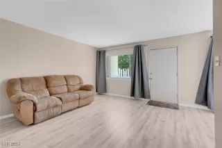 Photo #4: 2631676 Listing