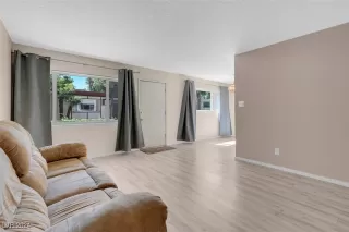 Photo #6: 2631676 Listing