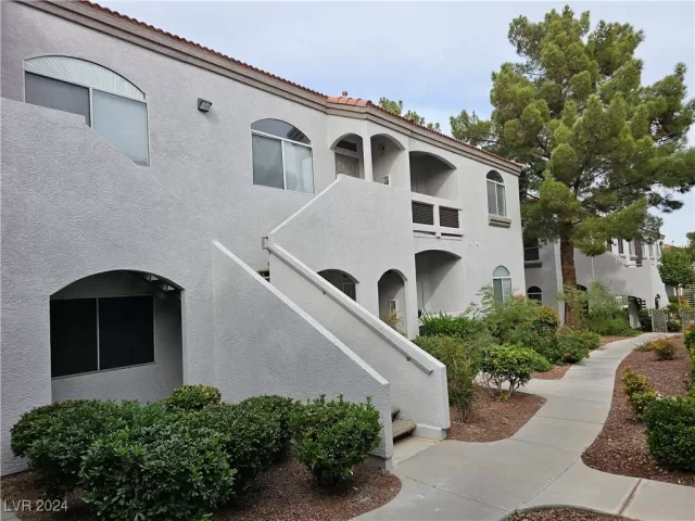 MLS: 2631702 Condo For Sale