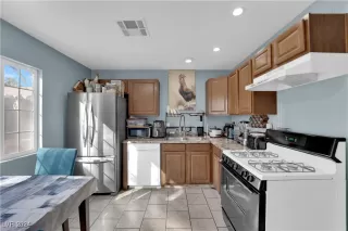 Photo #4: 2631771 Listing