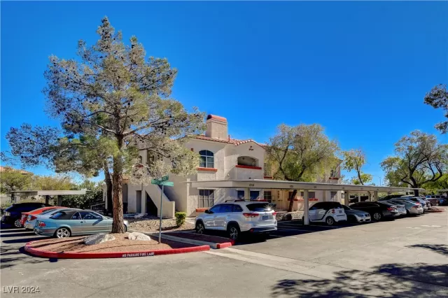 MLS: 2631798 Condo For Sale