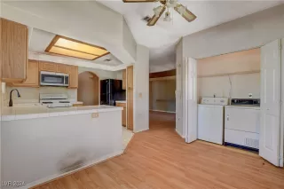 Photo #6: 2631798 Listing