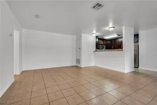 Photo #6: 2631830 Listing