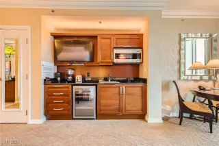 Photo #3: 2631843 Listing