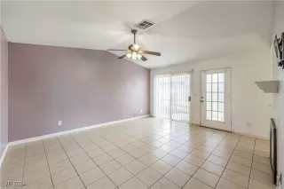 Photo #3: 2631892 Listing