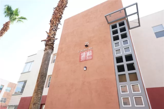 MLS: 2631913 Condo For Sale