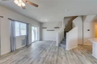 Photo #3: 2631916 Listing