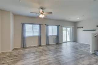 Photo #4: 2631916 Listing