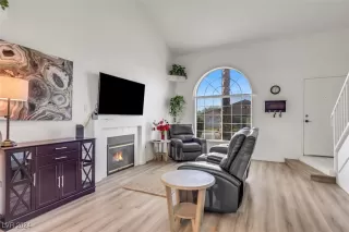 Photo #3: 2631984 Listing