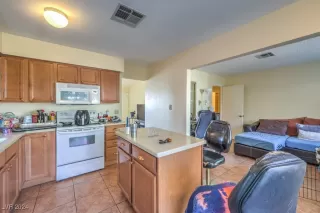 Photo #6: 2631991 Listing 