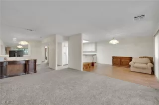 Photo #2: 2632021 Listing