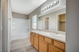 Photo #2: 2632048 Listing