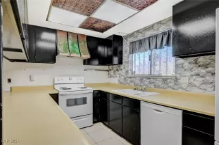 Photo #5: 2632060 Listing