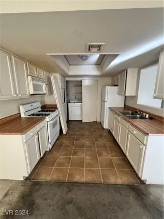 Photo #4: 2632083 Listing