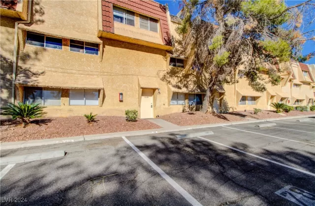 MLS: 2632094 Condo For Sale