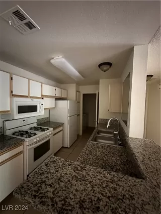 Photo #5: 2632206 Listing