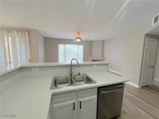 Photo #5: 2632209 Listing 