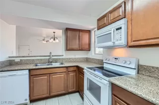 Photo #1: 2632299 Listing 