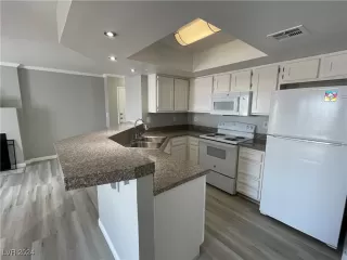 Photo #3: 2632355 Listing 