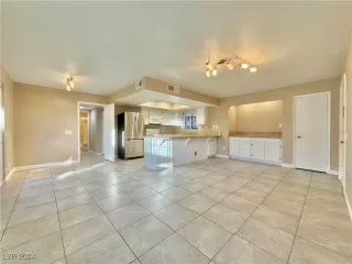 Photo #3: 2632382 Listing 