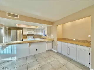 Photo #4: 2632382 Listing 