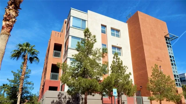 MLS: 2632451 Condo For Sale