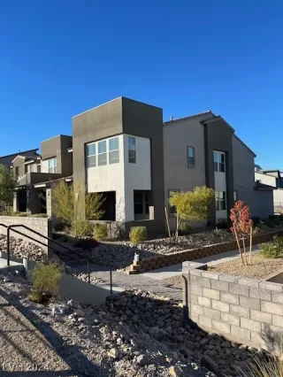 Photo #1: 2632485 Listing 