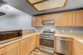 Photo #5: 2632493 Listing