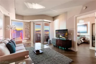 Photo #1: 2632553 Listing