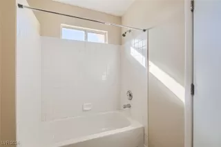 Photo #6: 2632566 Listing