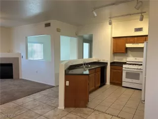 Photo #4: 2632580 Listing