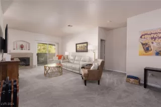 Photo #3: 2632595 Listing