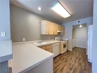 Photo #5: 2632608 Listing 