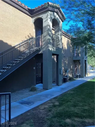 Photo #1: 2632620 Listing 