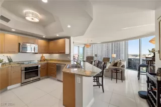 Photo #3: 2632669 Listing